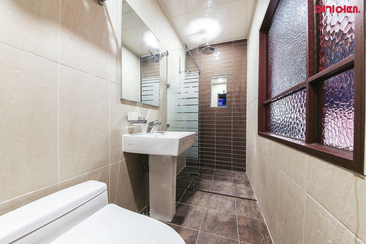 New York Hotel Seoul Bagian luar foto