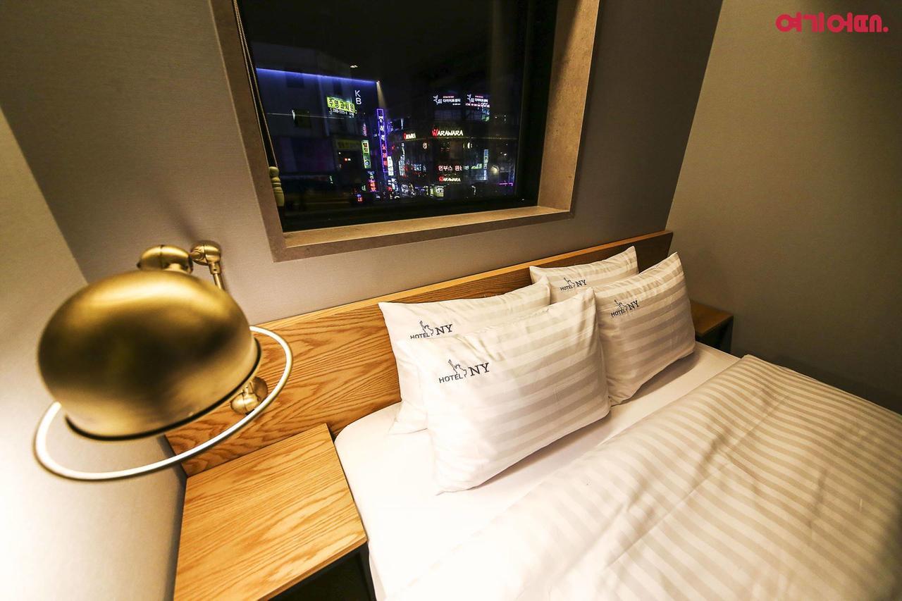 New York Hotel Seoul Bagian luar foto