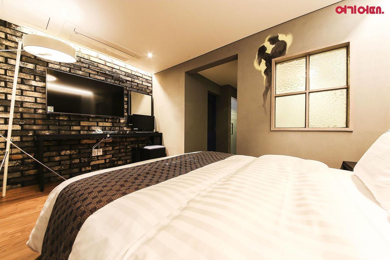 New York Hotel Seoul Bagian luar foto