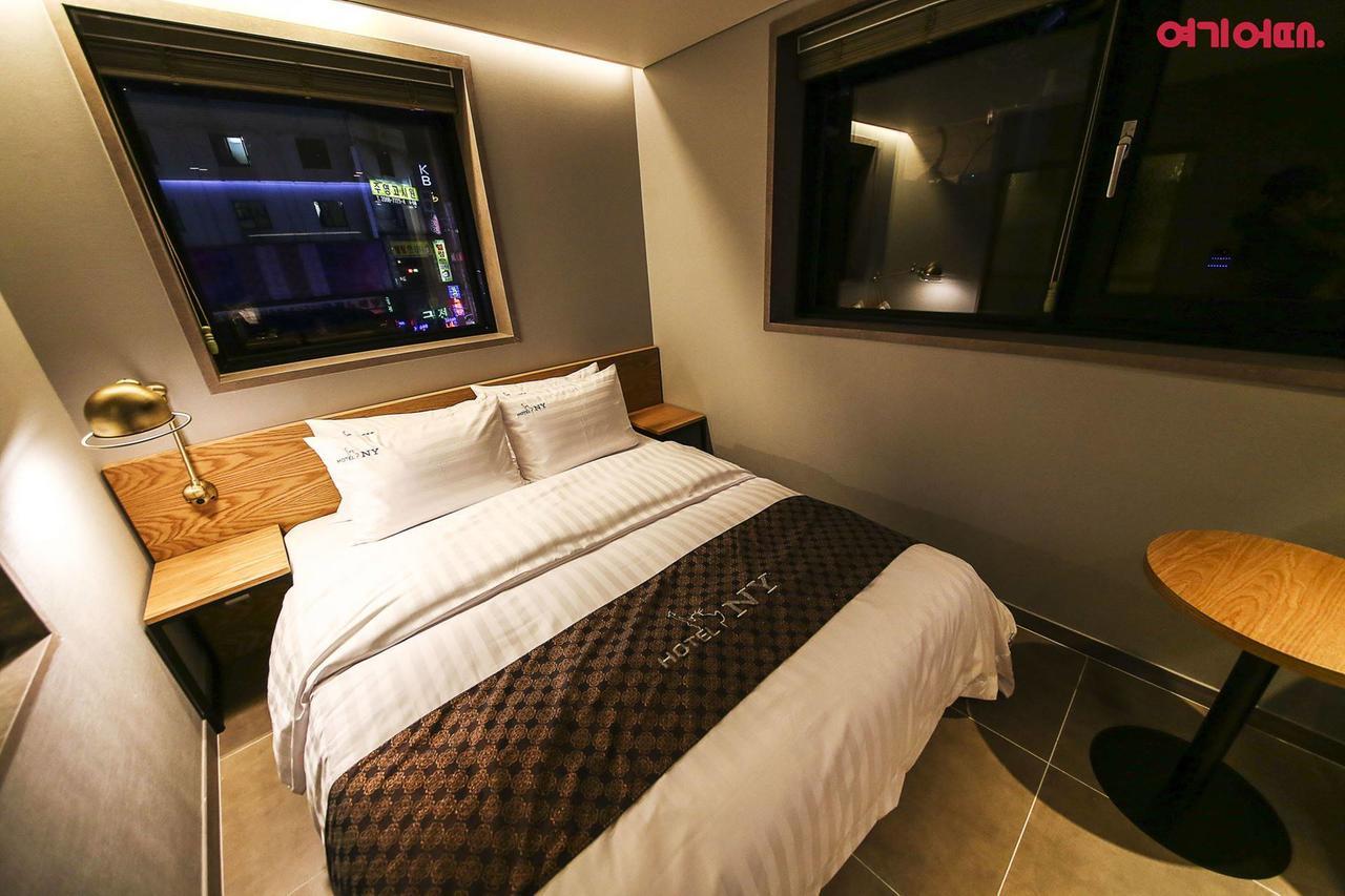 New York Hotel Seoul Bagian luar foto
