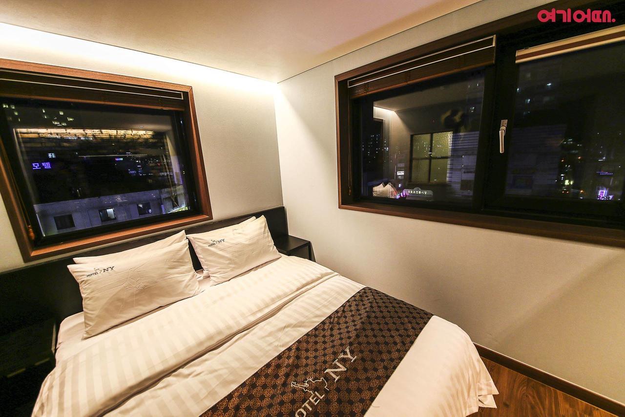New York Hotel Seoul Bagian luar foto
