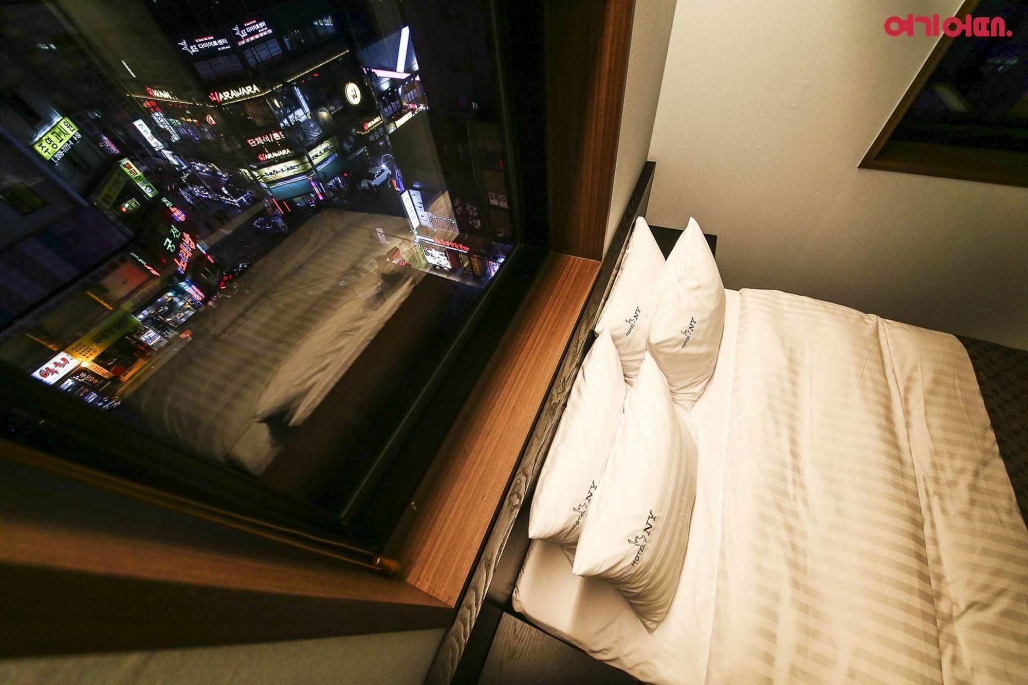 New York Hotel Seoul Bagian luar foto